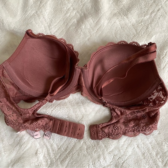 Victoria Secret. Lace bra in 34C - Picture 5 of 5
